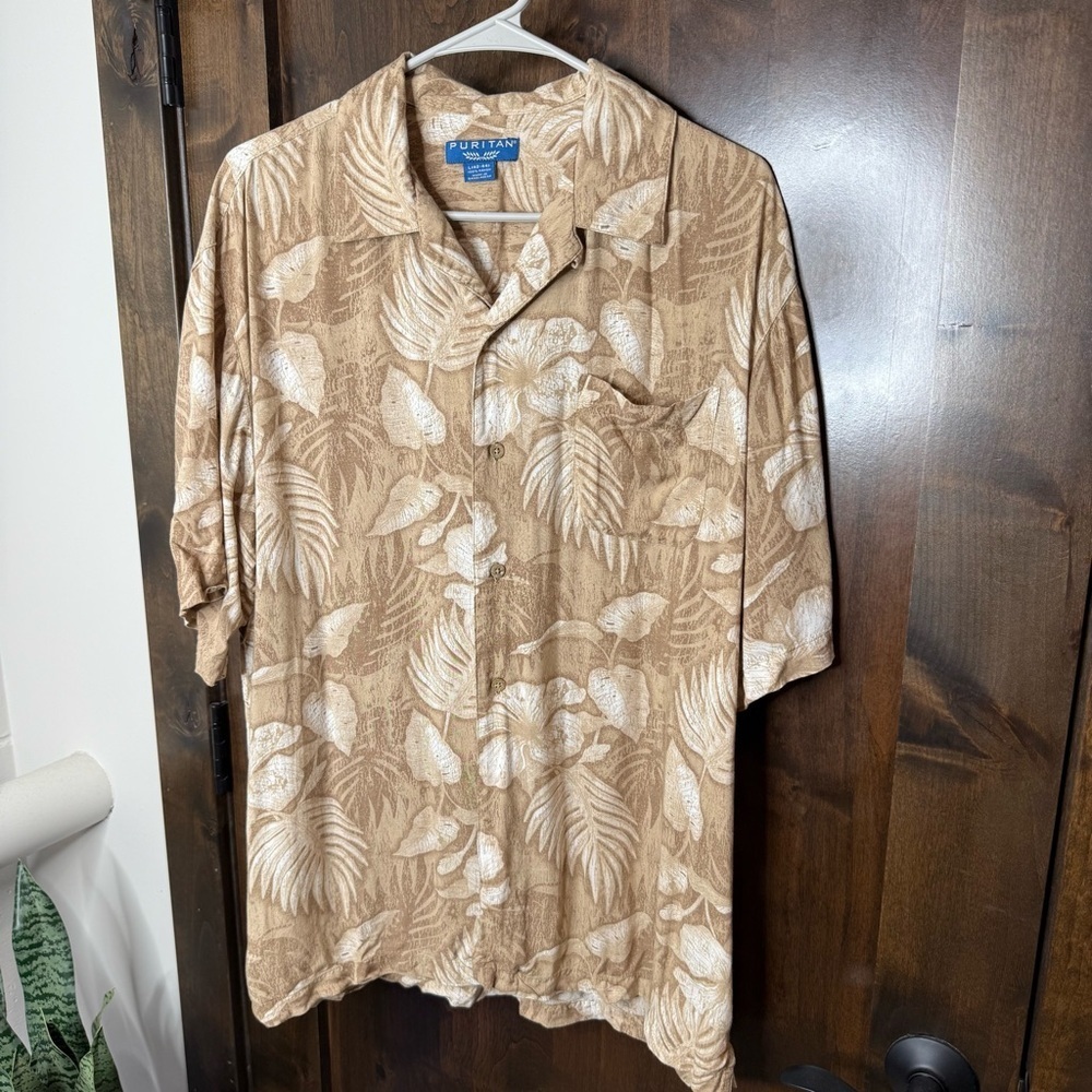 Puritan Men’s Button down short sleeve shirt Size L 100% Rayon